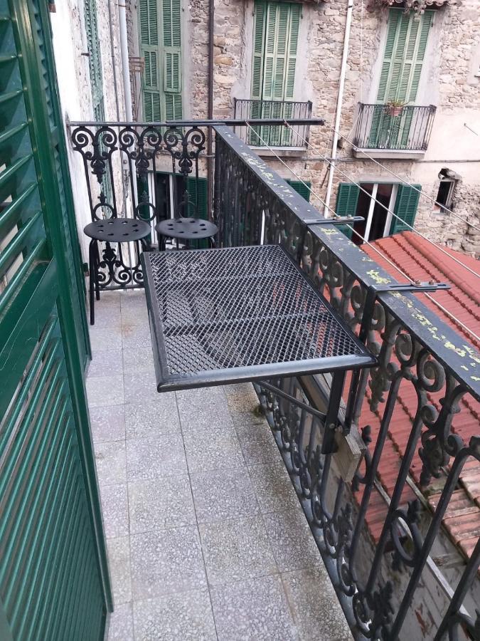 La Casetta Di Giulia Dolceacqua Bagian luar foto